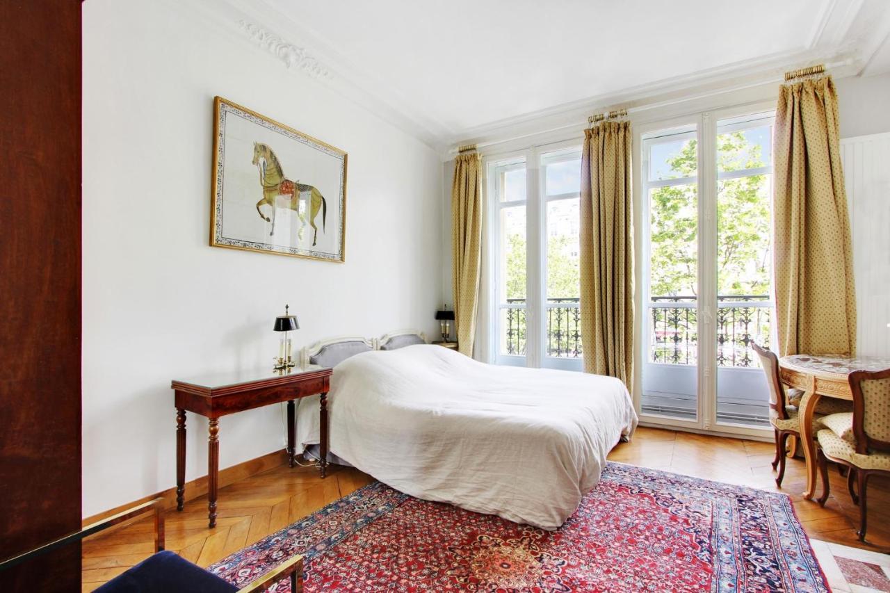 Suite Junior Avec Balcon Et Vue Sur Arc De Triomphe Paris Exterior photo